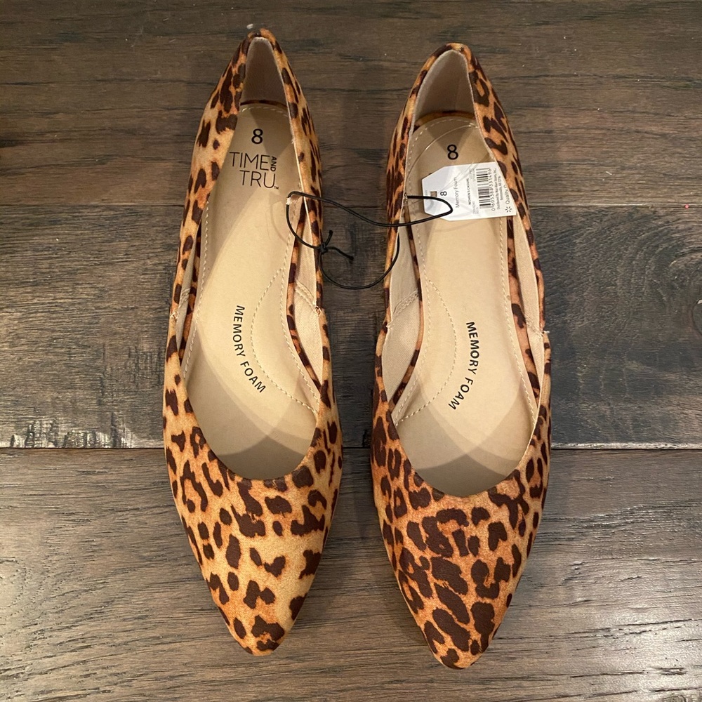 Time and Tru Women’s Flats un Leopard Print